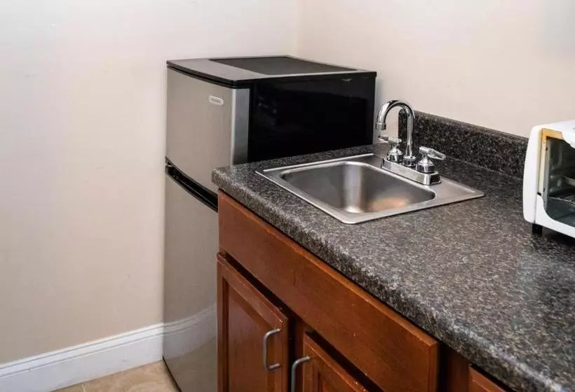 Отель Santuit Inn