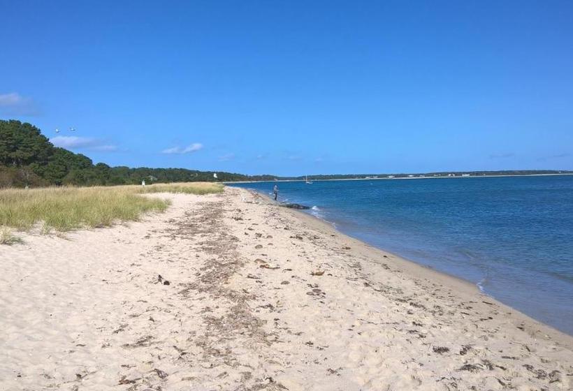 בית מלון כפרי Santuit Inn