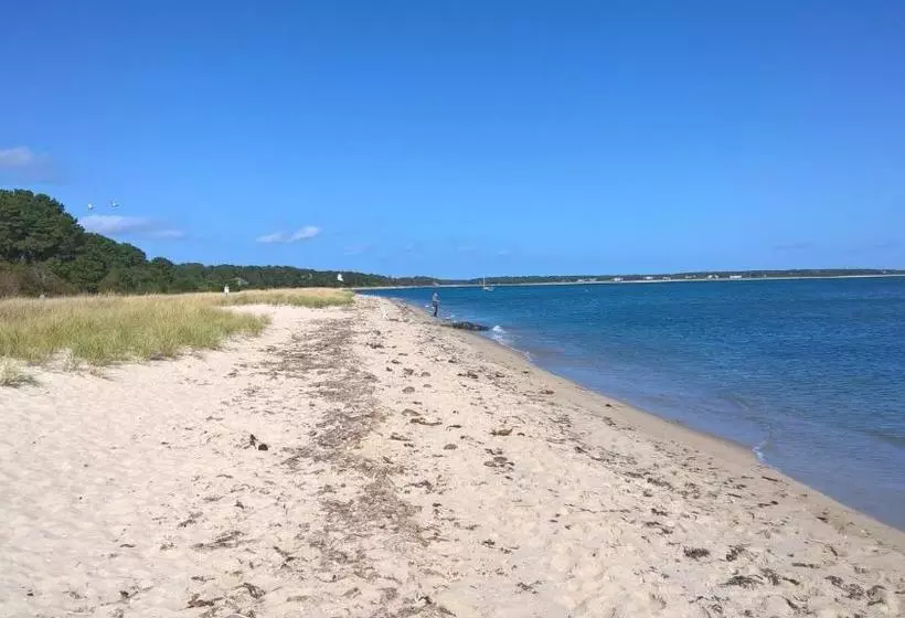 Отель Santuit Inn