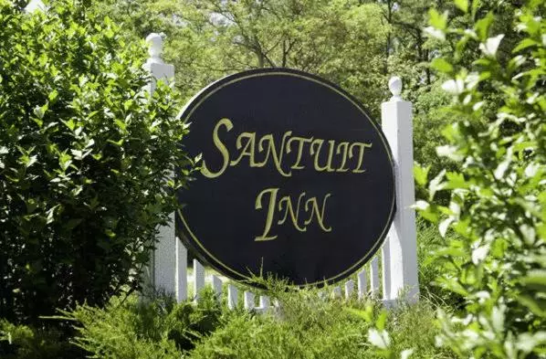 Отель Santuit Inn