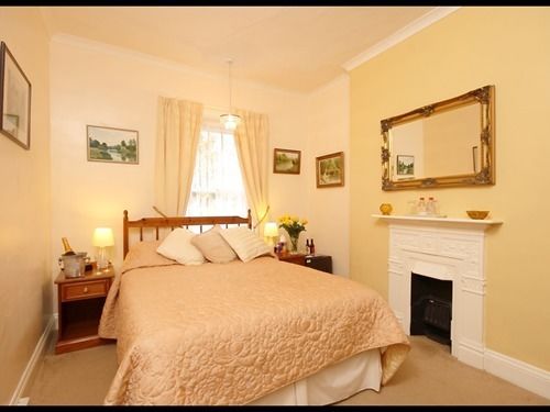 호텔 The Earlsdale Bed and Breakfast