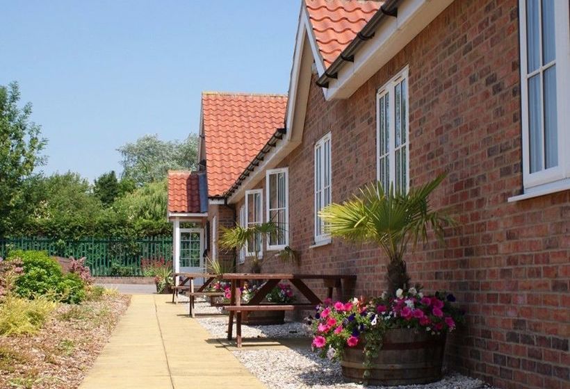 Отель The Ferguson Fawsitt Arms & Country Lodge