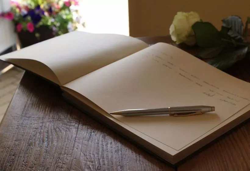 فندق The Ferguson Fawsitt Arms & Country Lodge