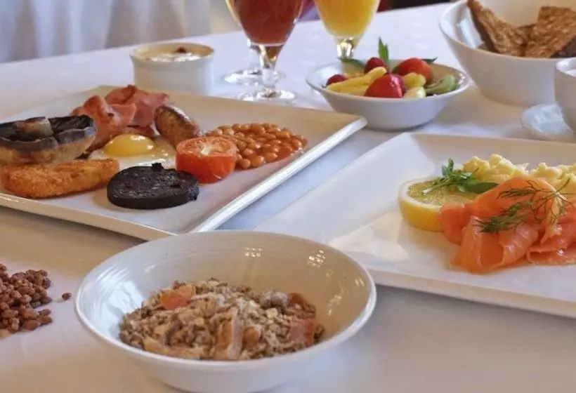 فندق The Ferguson Fawsitt Arms & Country Lodge