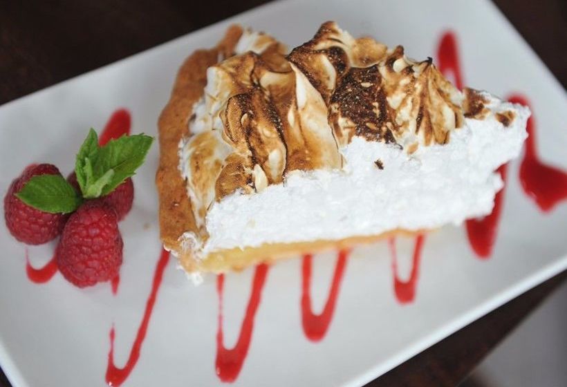 Отель The Ferguson Fawsitt Arms & Country Lodge