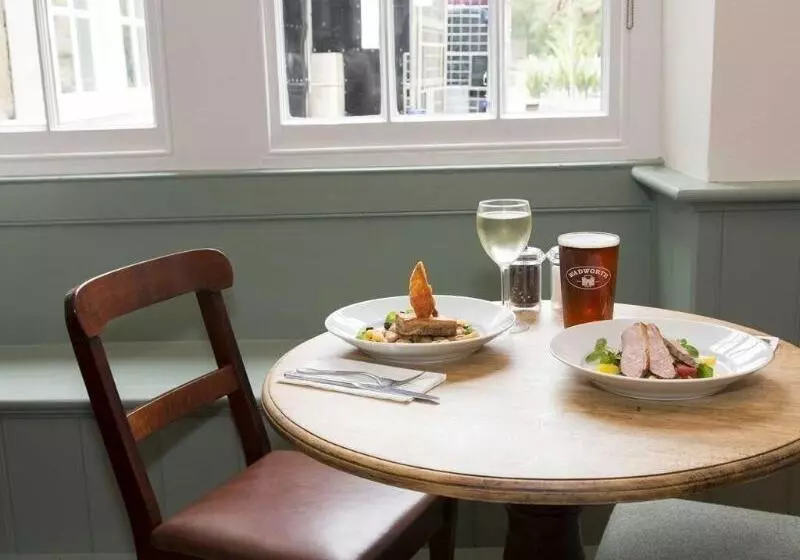 בית מלון כפרי The Kings Arms