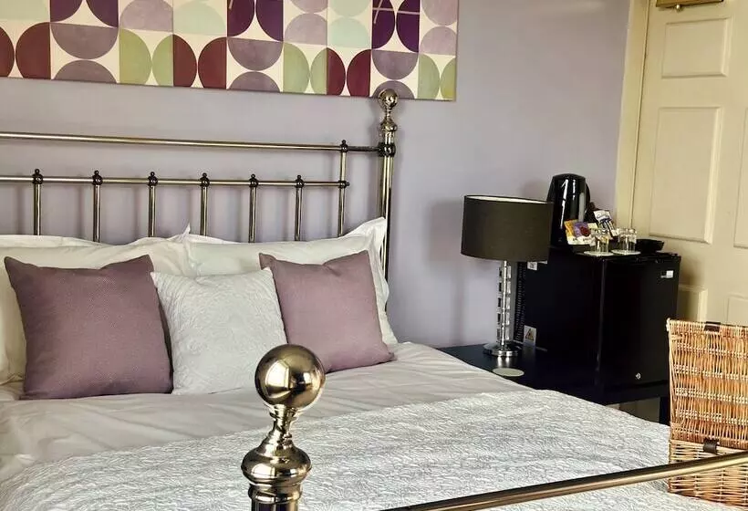 Hotelli Old Orleton Inn