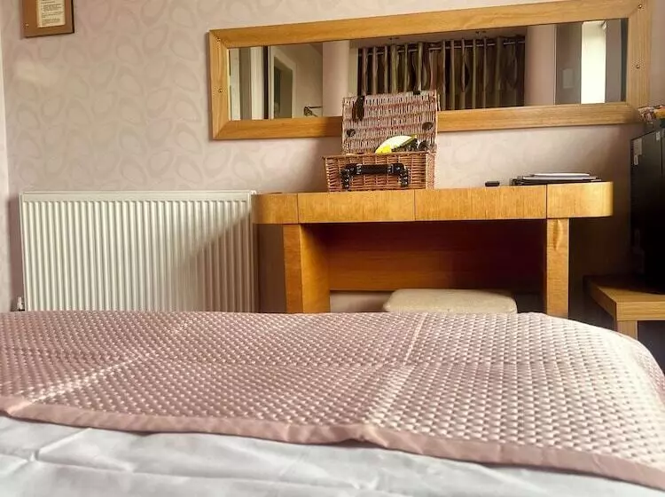 Hotelli Old Orleton Inn