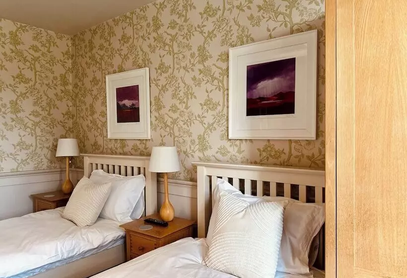 Hotelli Old Orleton Inn