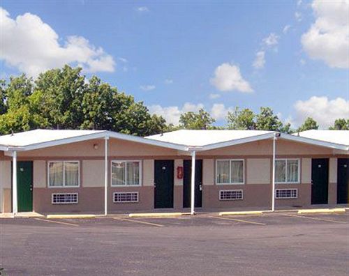 فندق على الطريق Relax Inn St. Robert