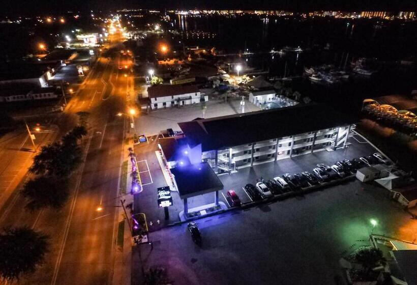 מוטל Seabreeze Inn  Fort Walton