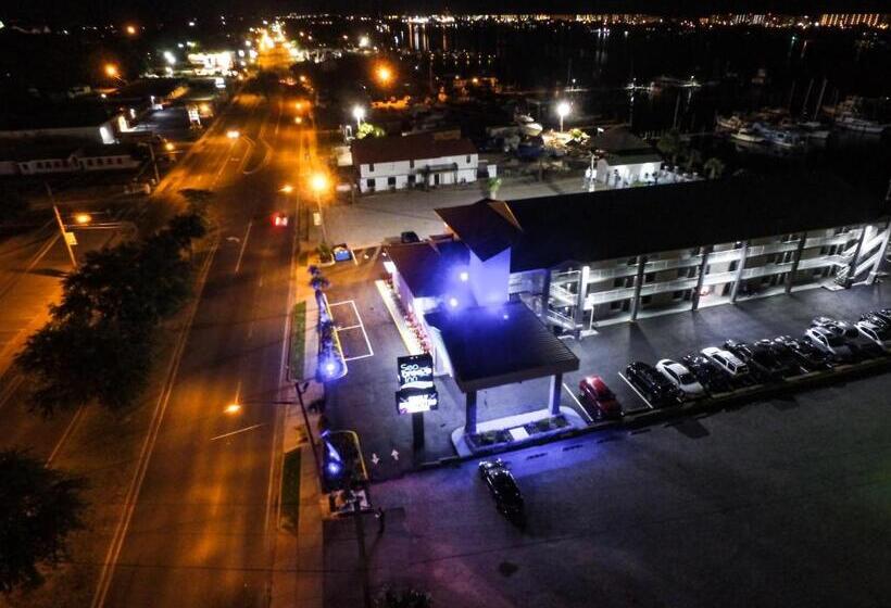 מוטל Seabreeze Inn  Fort Walton