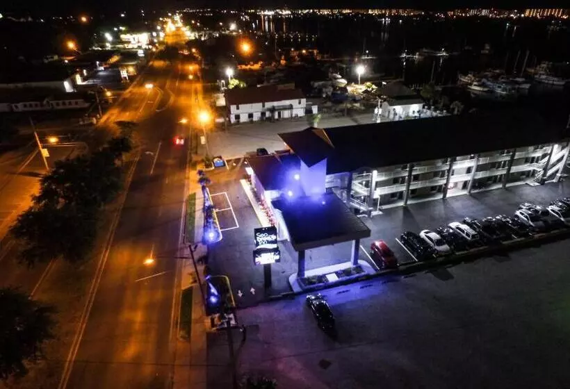 モーテル Seabreeze Inn Fort Walton