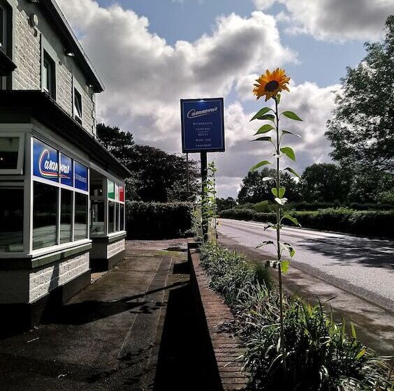 مبيت وإفطار Casanova S Restaurant &