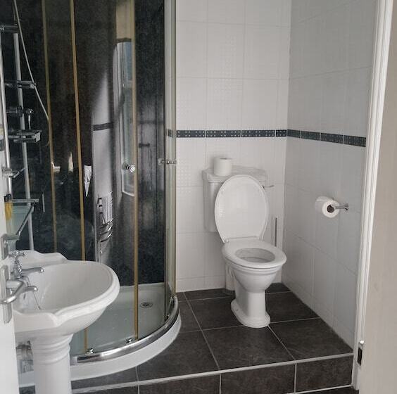 مبيت وإفطار Casanova S Restaurant &