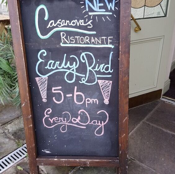 مبيت وإفطار Casanova S Restaurant &