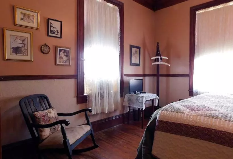 Pensacola Victorian Bed & Breakfast