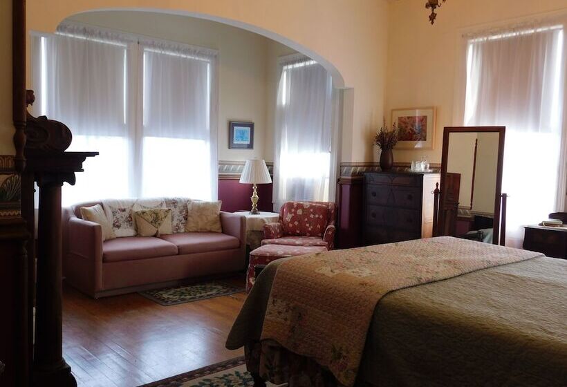 Pensacola Victorian Bed & Breakfast