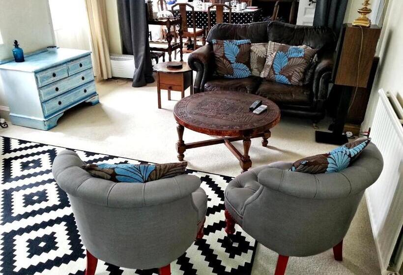 بنسيون Rosemead Guest House