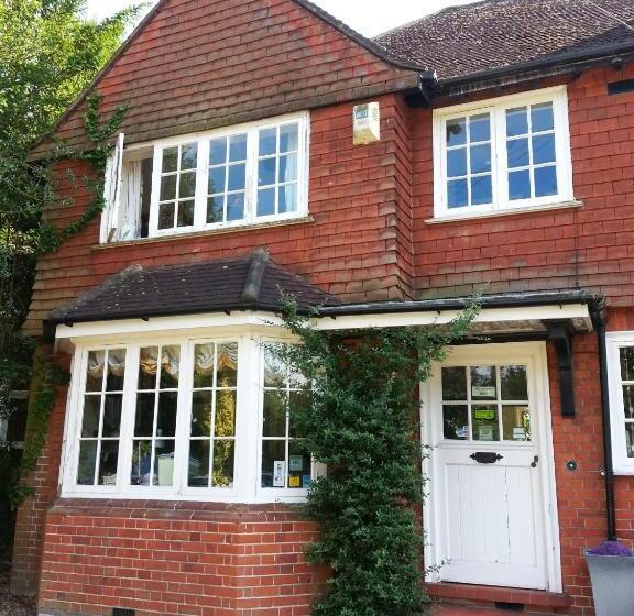 بنسيون Rosemead Guest House