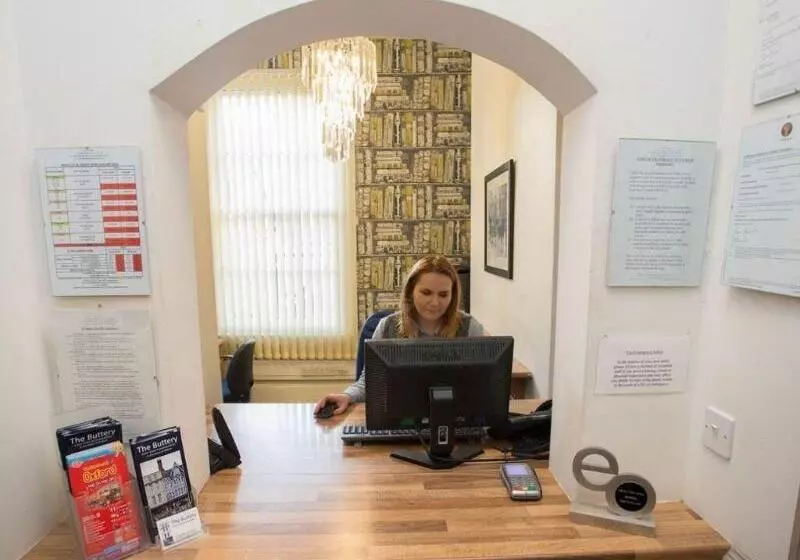 پانسیون The Buttery