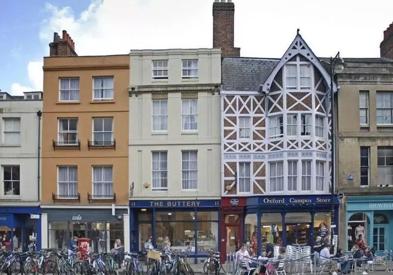 پانسیون The Buttery