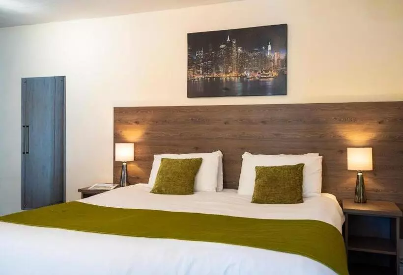 Пансион The Limes Country Lodge Hotel & Admiral Restaurant