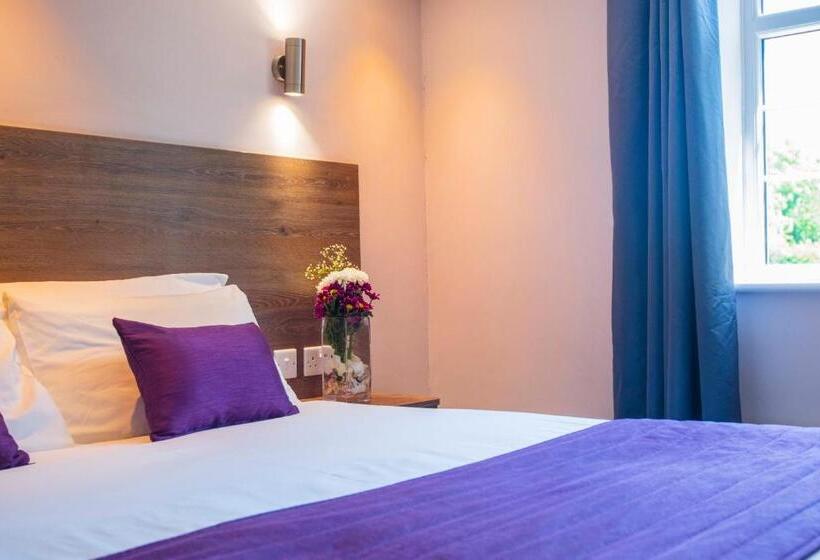 펜션 The Limes Country Lodge Hotel & Admiral Restaurant