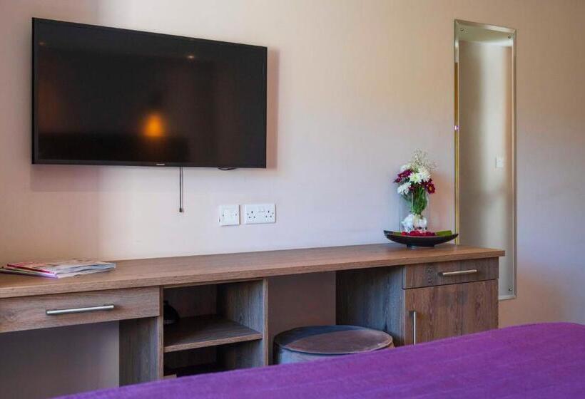 펜션 The Limes Country Lodge Hotel & Admiral Restaurant