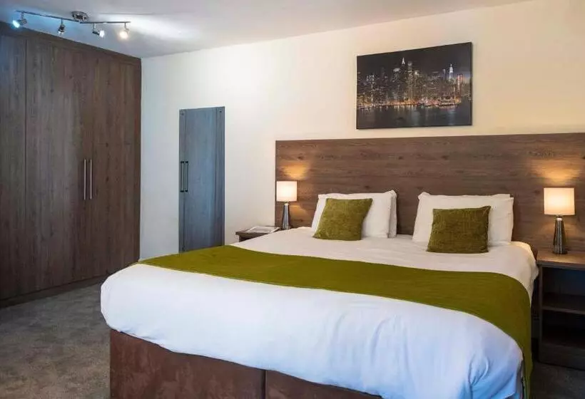 Пансион The Limes Country Lodge Hotel & Admiral Restaurant