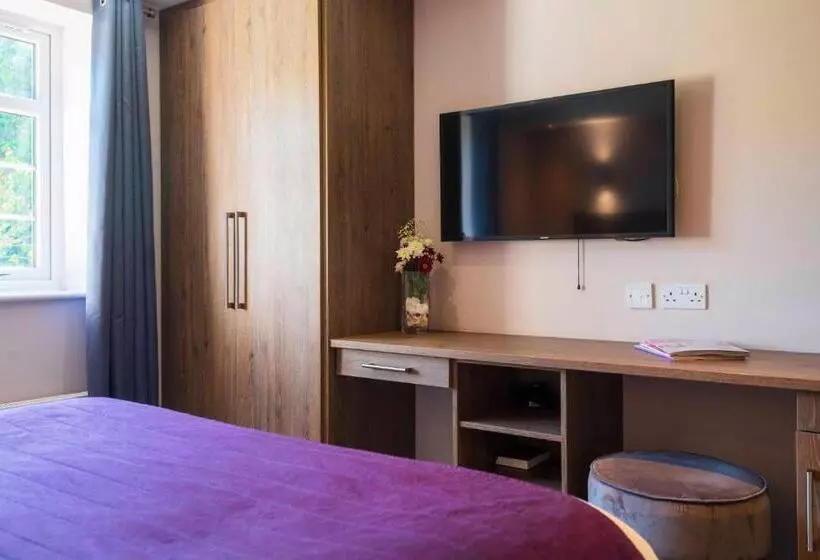 Пансион The Limes Country Lodge Hotel & Admiral Restaurant