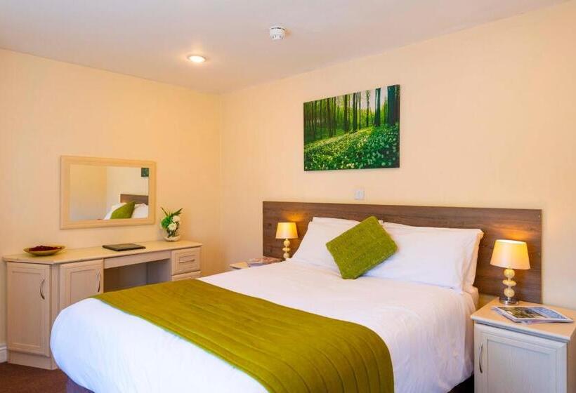 펜션 The Limes Country Lodge Hotel & Admiral Restaurant