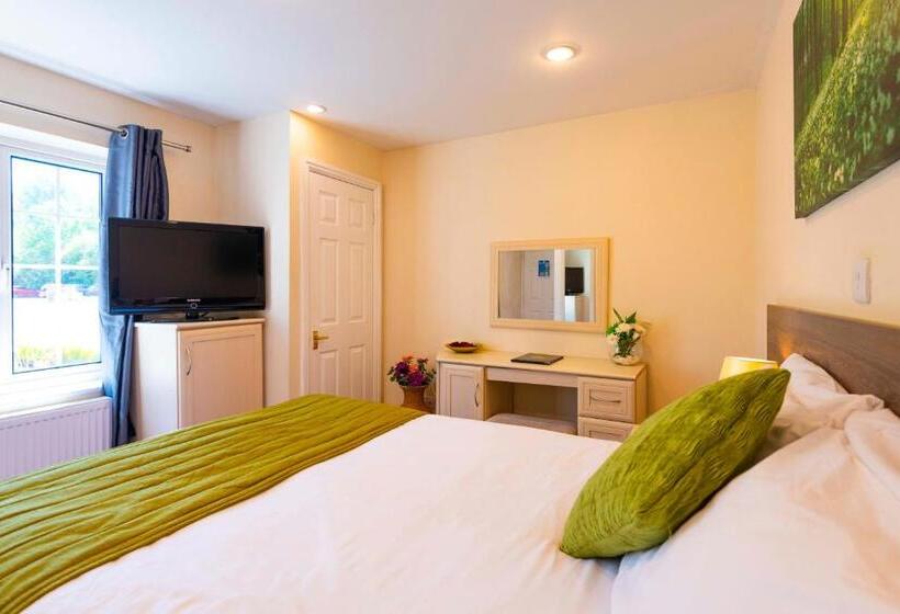 펜션 The Limes Country Lodge Hotel & Admiral Restaurant