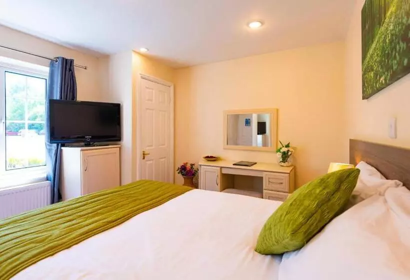 Пансион The Limes Country Lodge Hotel & Admiral Restaurant