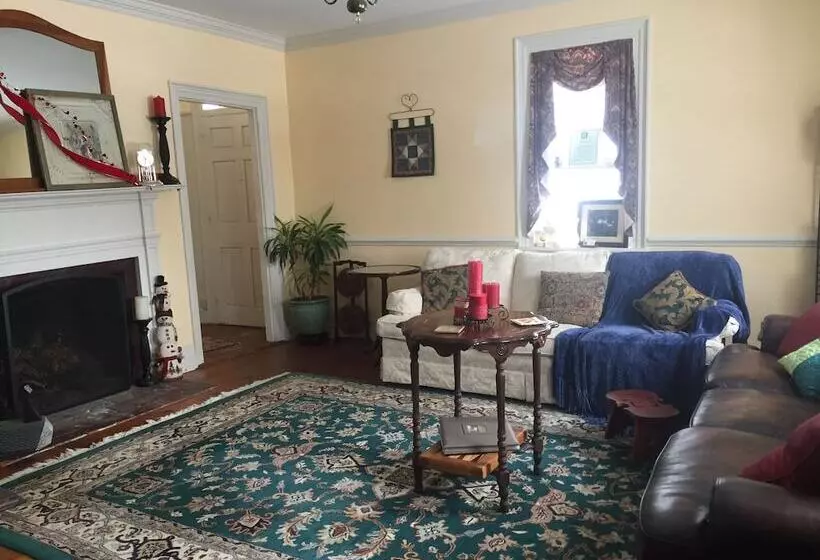 Stephen Clay Homestead Bed And Breakfast