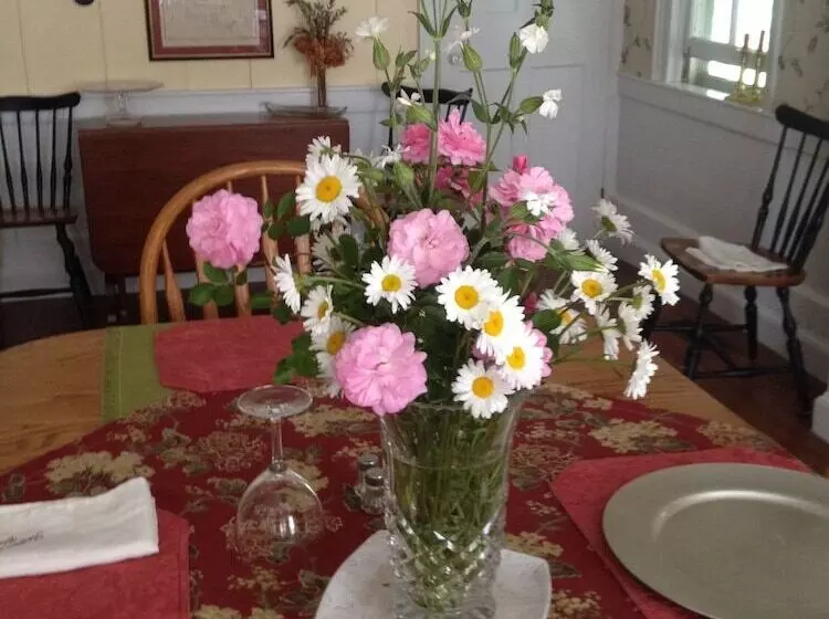 Stephen Clay Homestead Bed And Breakfast