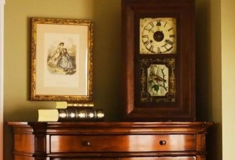 Hertzog Homestead Bed & Breakfast