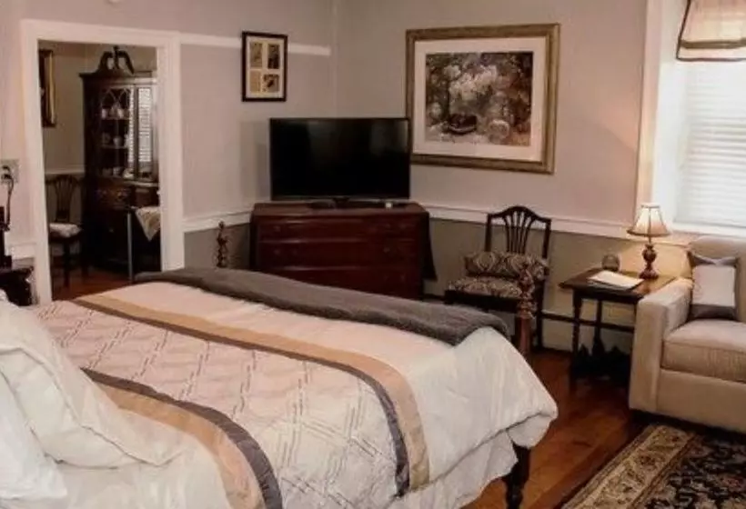 Hertzog Homestead Bed & Breakfast