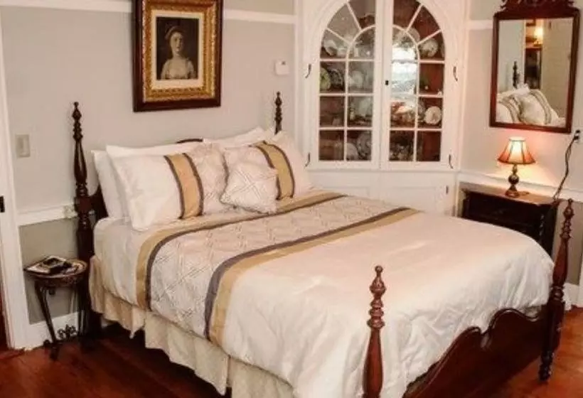 Hertzog Homestead Bed & Breakfast