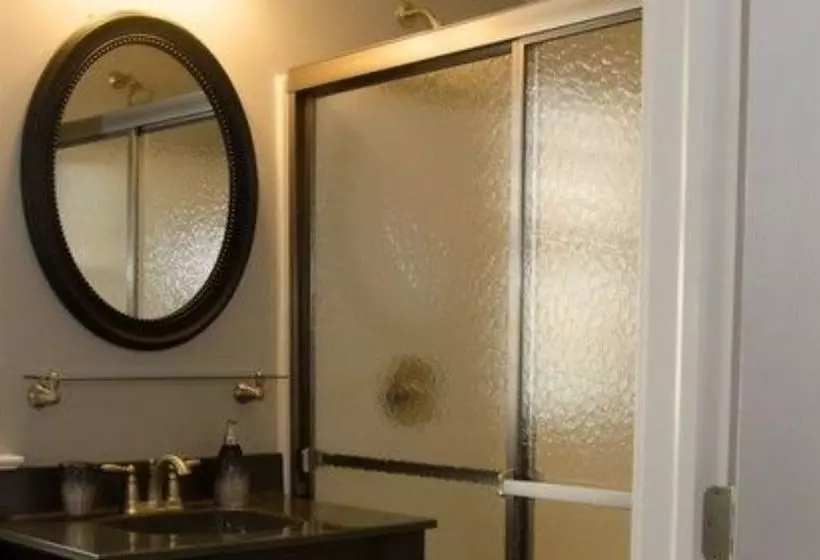 Hertzog Homestead Bed & Breakfast