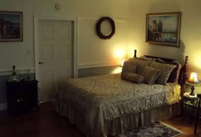 Hertzog Homestead Bed & Breakfast