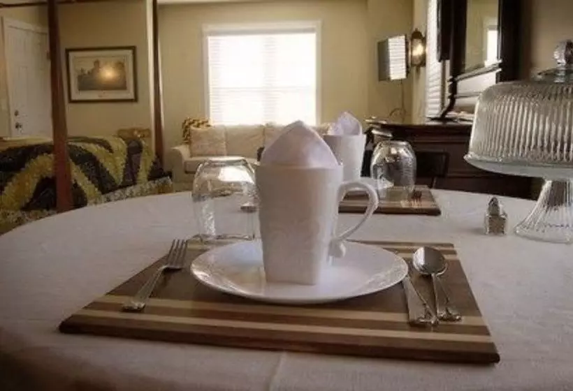 Hertzog Homestead Bed & Breakfast