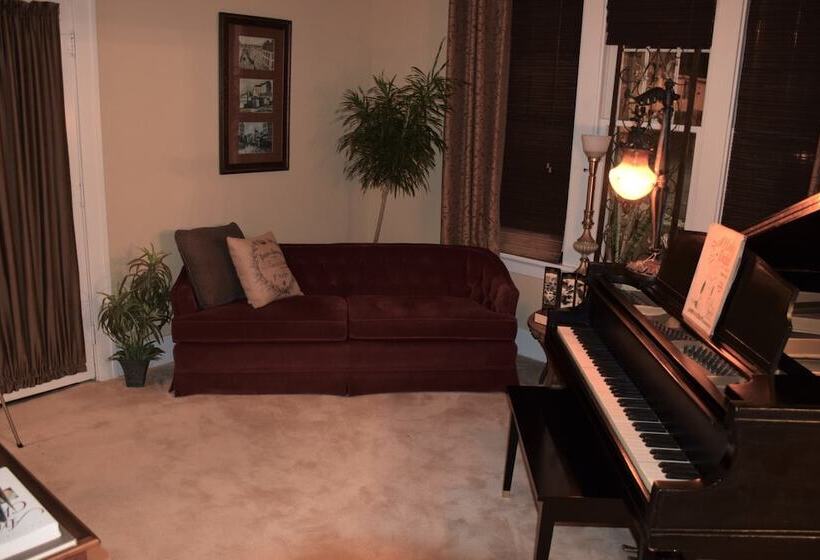 The Hiding Place B&b