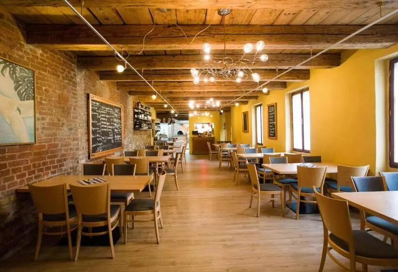 Retkeilymaja Pension Krajinská 27