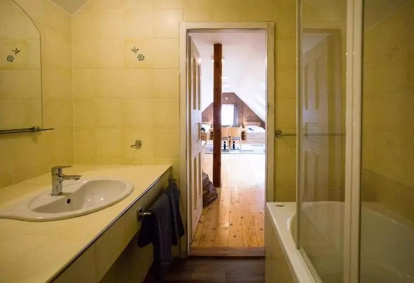 Retkeilymaja Pension Krajinská 27