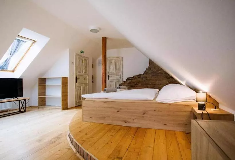 Retkeilymaja Pension Krajinská 27