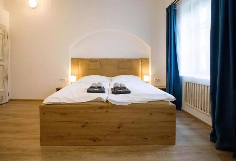 Retkeilymaja Pension Krajinská 27