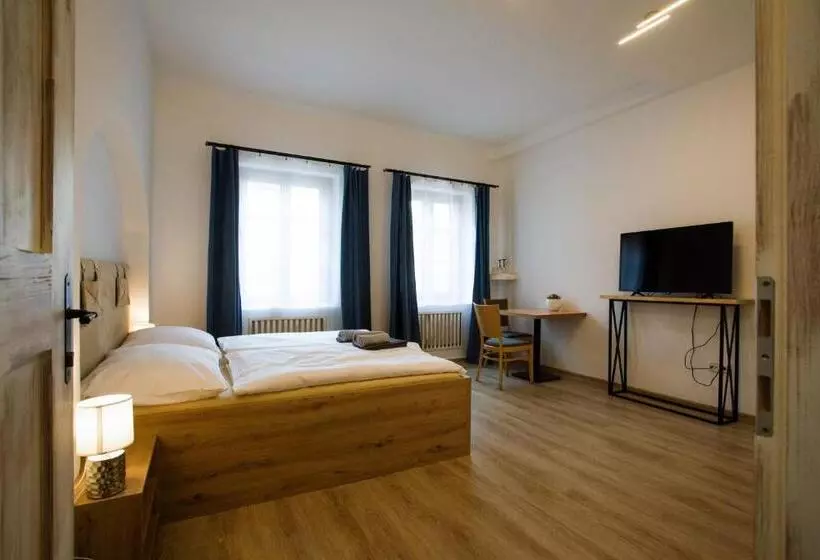 Retkeilymaja Pension Krajinská 27