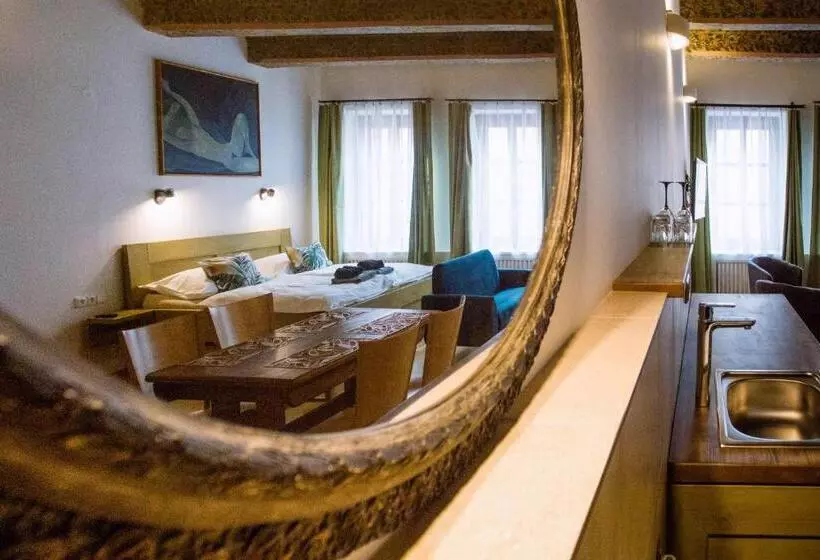 Retkeilymaja Pension Krajinská 27