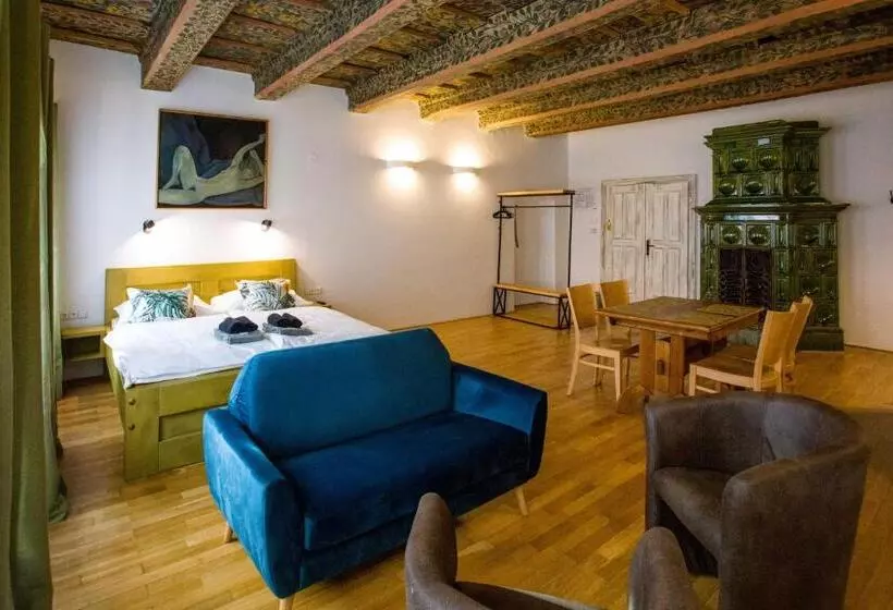 Retkeilymaja Pension Krajinská 27